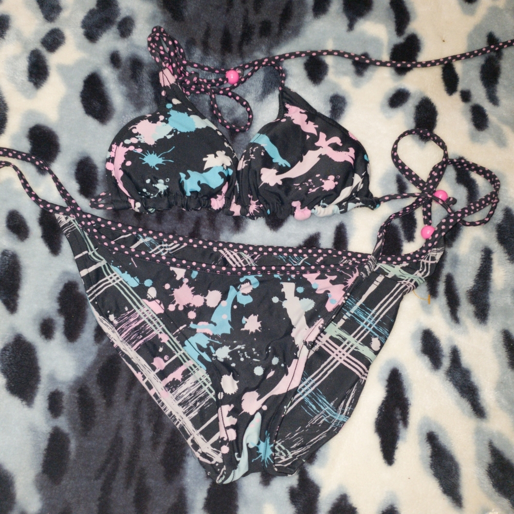 Very Cool Reversible Bikini - Picture 2 of 2